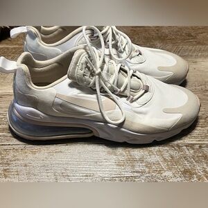 Women’s 8.5 Nike air max 270 react